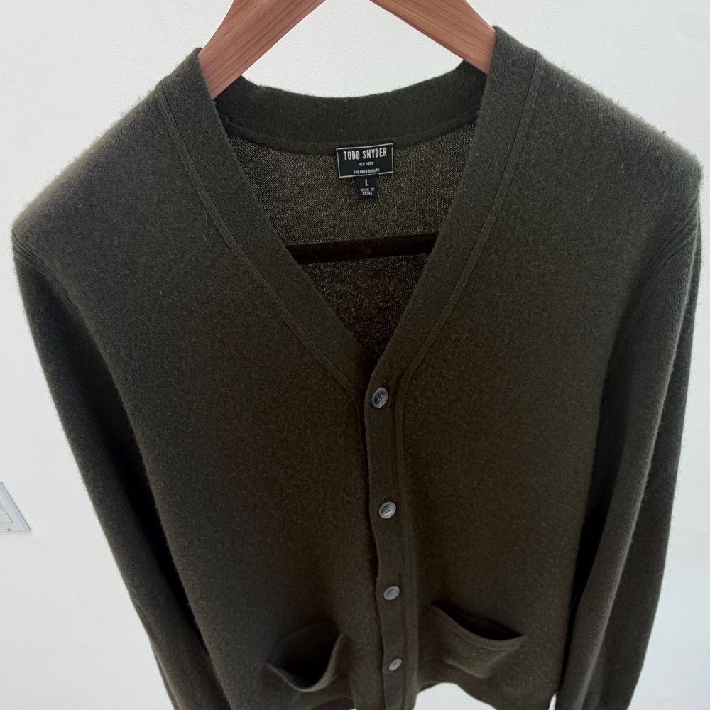 Todd Snyder Men's 100% Cashmere Olive Cardigan